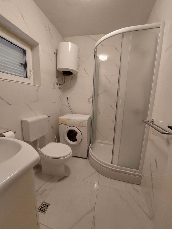 Apartments Pintar สเวติยูไร ภายนอก รูปภาพ